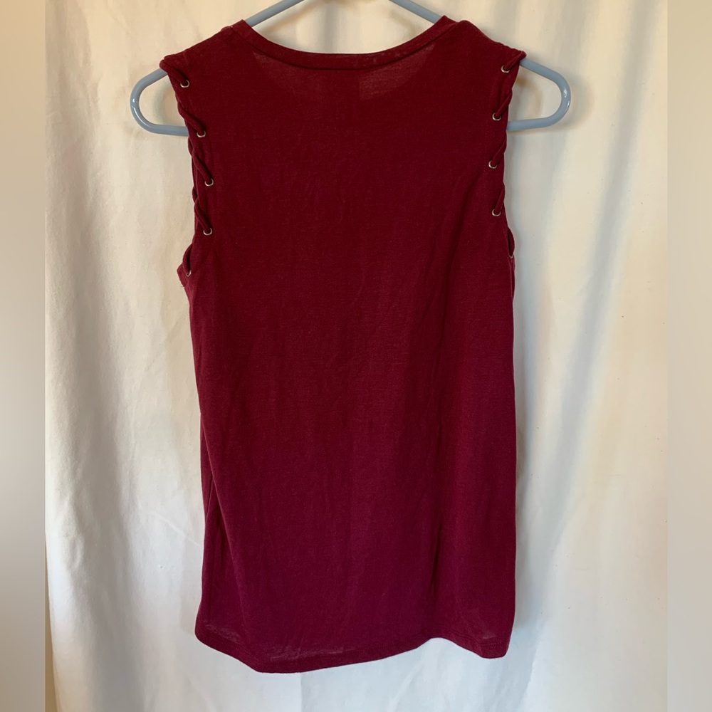 Jerry Leigh juniors top XS MAROON “struggle is real” with rivet sides